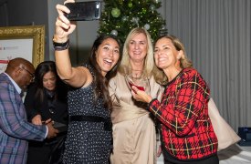 Selfie-with-award-1